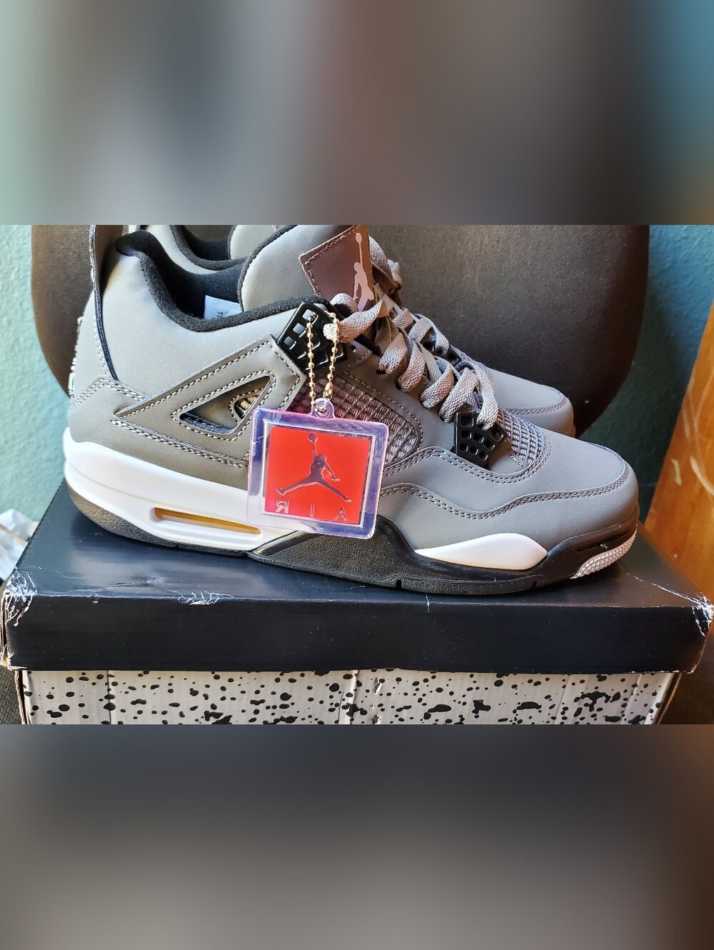 Air Jordan 4 Retro Cool Grey. Size 10